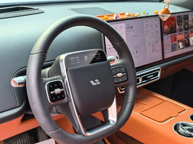 Li Auto L6 — Фото автомобиля 7