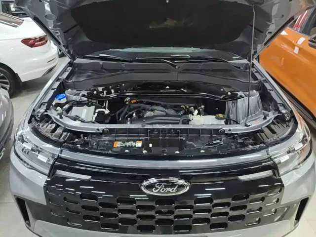 Ford Explorer — Фото автомобиля 19