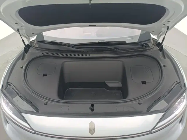 Zhijie Luxeed R7 2024 Pure Electric 667km Max — Фото автомобиля 11