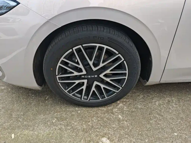 Roewe M7 DMH — Фото автомобиля 22