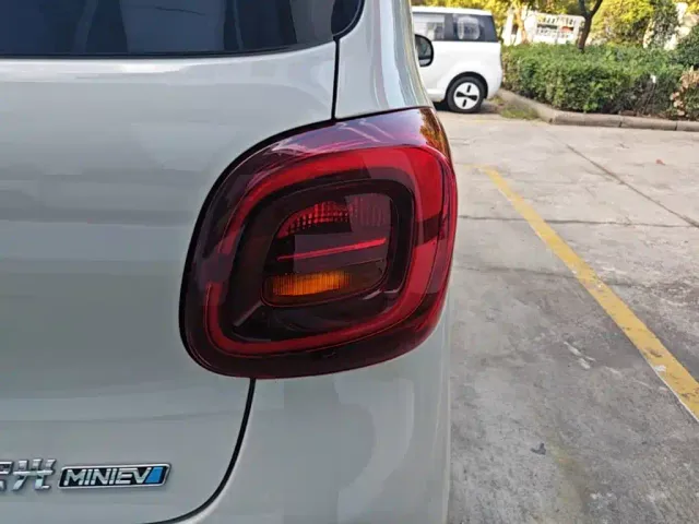 Wuling Hongguang Mini EV — Фото автомобиля 7