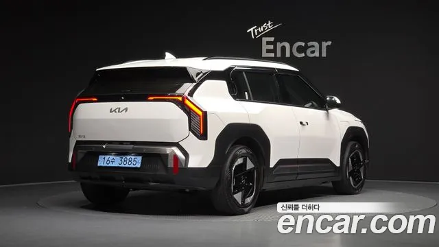 Kia EV3 — Фото автомобиля 2