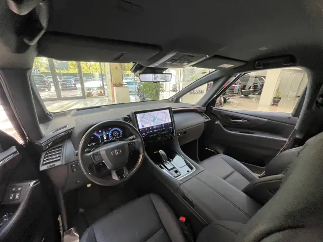 Toyota Alphard — Фото автомобиля 13