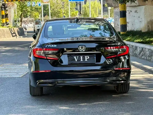 Honda Accord — Фото автомобиля 6