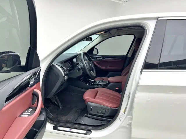BMW iX3 — Фото автомобиля 13