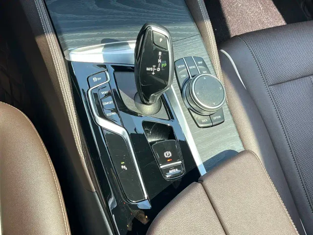 BMW 5 Series — Фото автомобиля 21