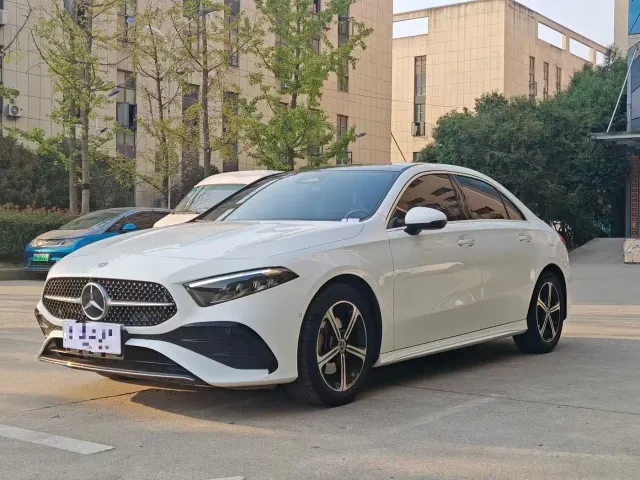 Фотография автомобиля — Mercedes-Benz A-Class
