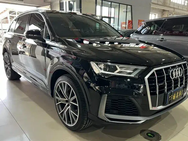 Audi Q7 — Фото автомобиля 3