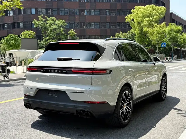Porsche Cayenne — Фото автомобиля 7