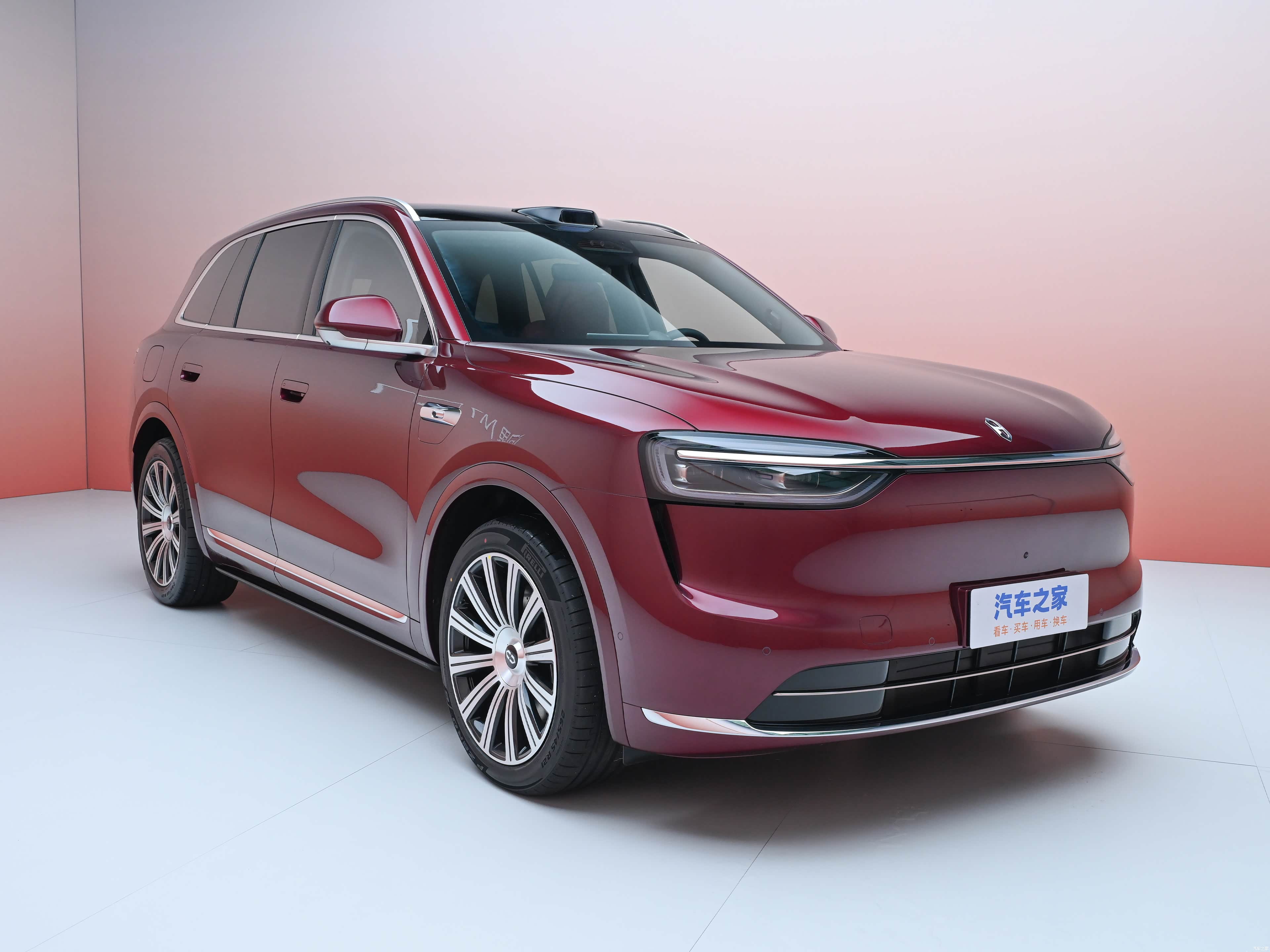 AITO M7 EREV Ultra 5 seats 4wd — Фото автомобиля 3