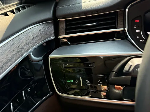 Audi A8 — Фото автомобиля 26