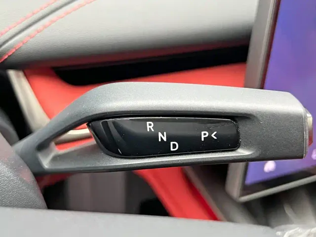 Xiaomi SU7 — Фото автомобиля 18