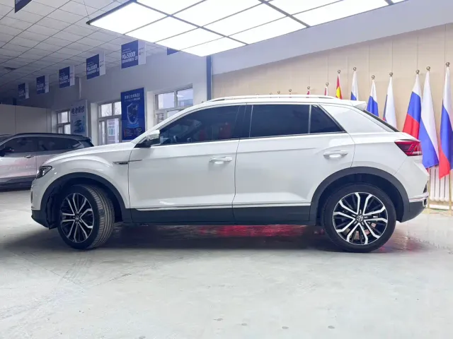 Volkswagen T-Roc — Фото автомобиля 6