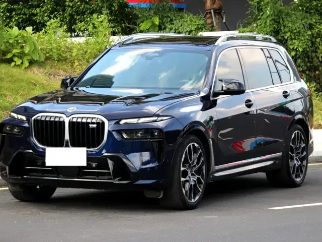 Фотография автомобиля — BMW X7