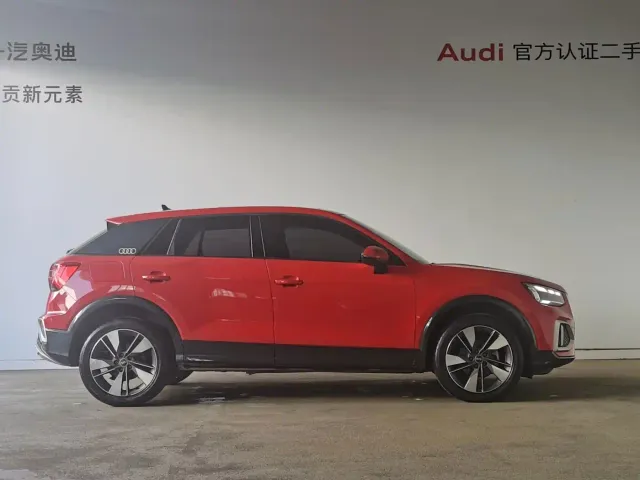 Audi Q2L — Фото автомобиля 3