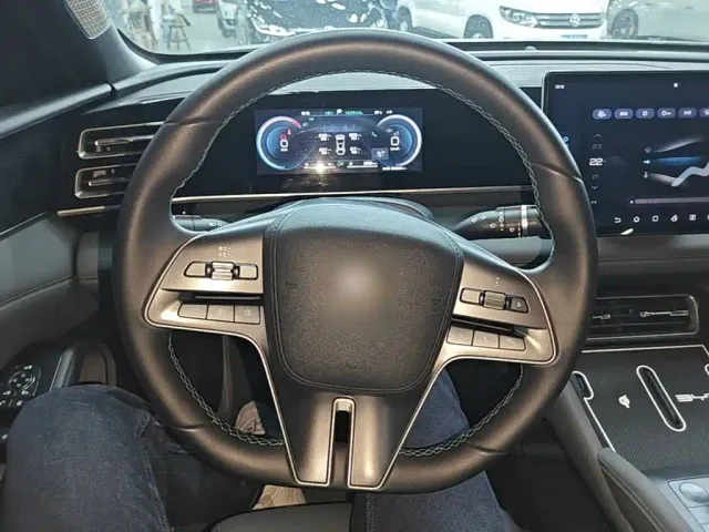 BYD Qin L — Фото автомобиля 10