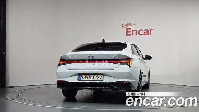 Hyundai Avante — Фото автомобиля 4