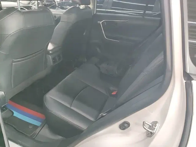 Toyota RAV4 — Фото автомобиля 16
