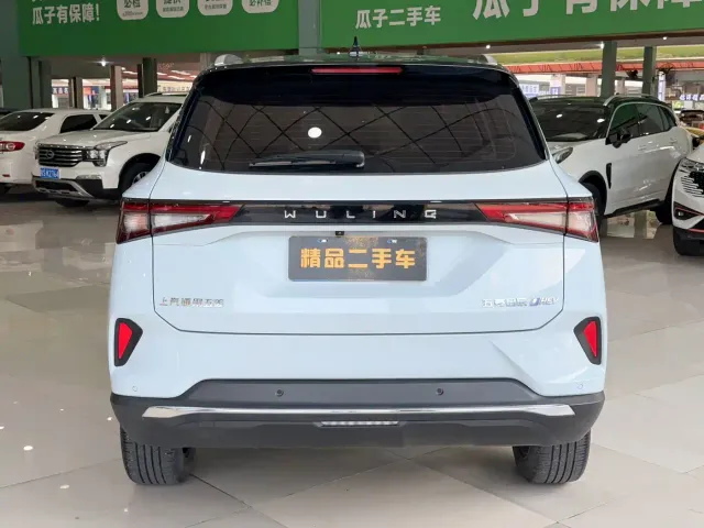 Wuling Asta — Фото автомобиля 6