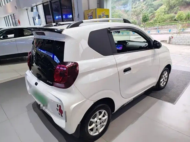 Roewe Clever — Фото автомобиля 6