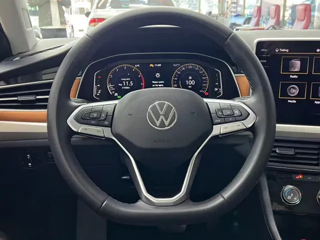 Volkswagen Bora — Фото автомобиля 12