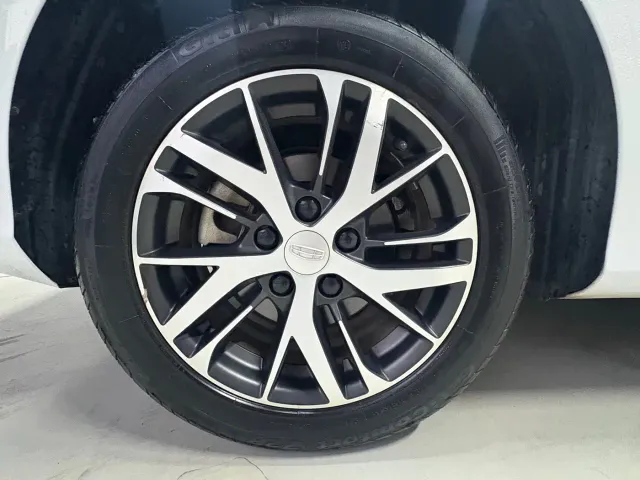 Geely Emgrand — Фото автомобиля 11