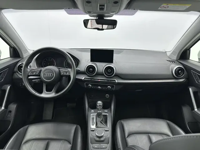 Audi Q2L — Фото автомобиля 7