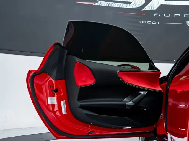 Ferrari SF90 — Фото автомобиля 14