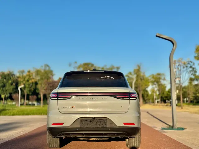 Leapmotor C11 — Фото автомобиля 8