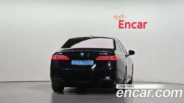 BMW i5 G60 — Фото автомобиля 4