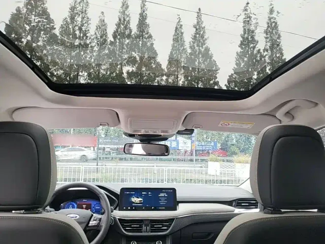 Ford Escape — Фото автомобиля 17