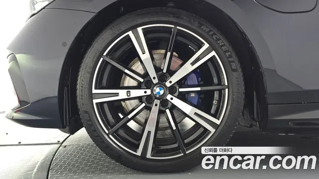 BMW 5 Series — Фото автомобиля 5