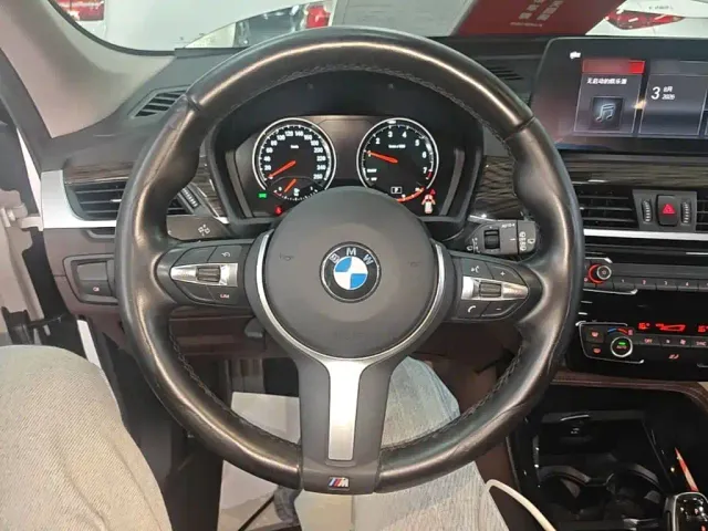 BMW X1 — Фото автомобиля 10