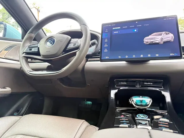 BYD Han — Фото автомобиля 7
