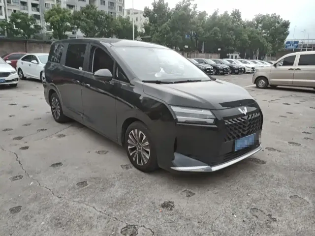 Wuling Starlight 730 — Фото автомобиля 3