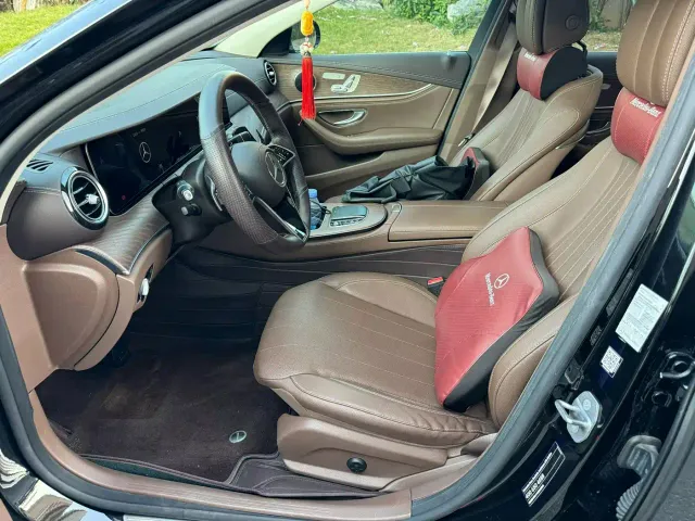 Mercedes-Benz E-Class — Фото автомобиля 5