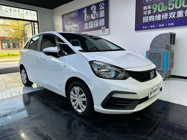 Honda Fit — Фото автомобиля 3