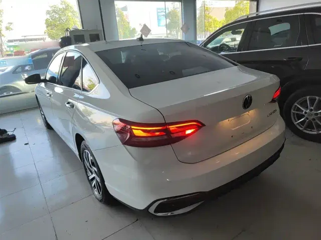 Volkswagen Lavida — Фото автомобиля 22