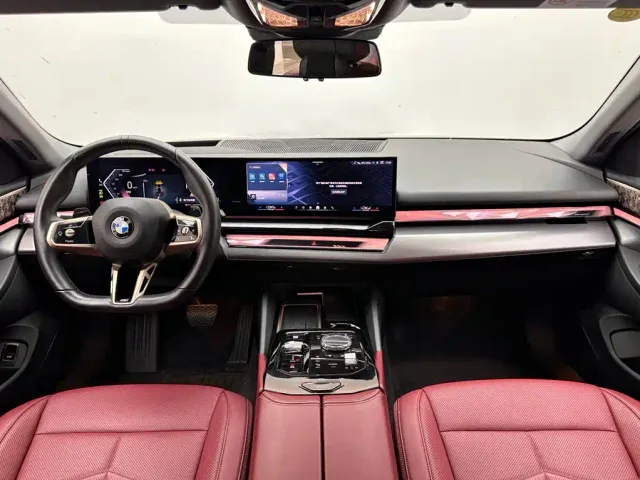 BMW 5 Series — Фото автомобиля 10