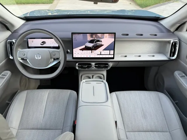 Leapmotor B10 — Фото автомобиля 11