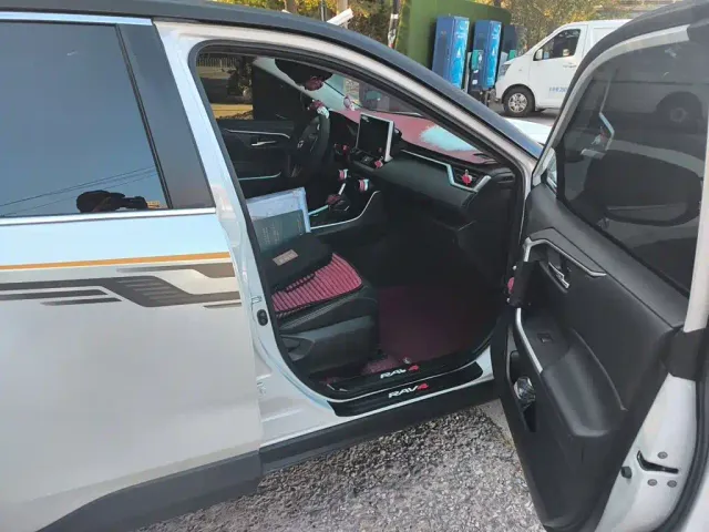 Toyota RAV4 Rongfang Dual Engine E+ — Фото автомобиля 19