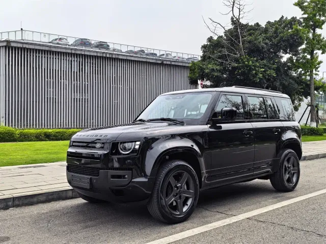 Фотография автомобиля — Land Rover Defender
