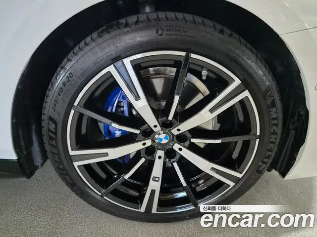 Фотография автомобиля — BMW 5-Series