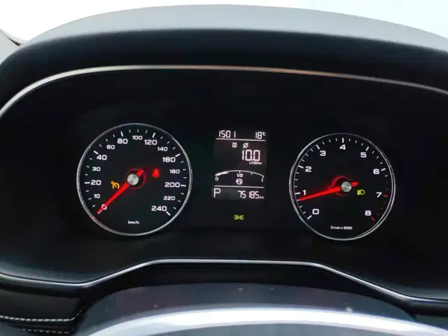 Roewe RX8 — Фото автомобиля 14