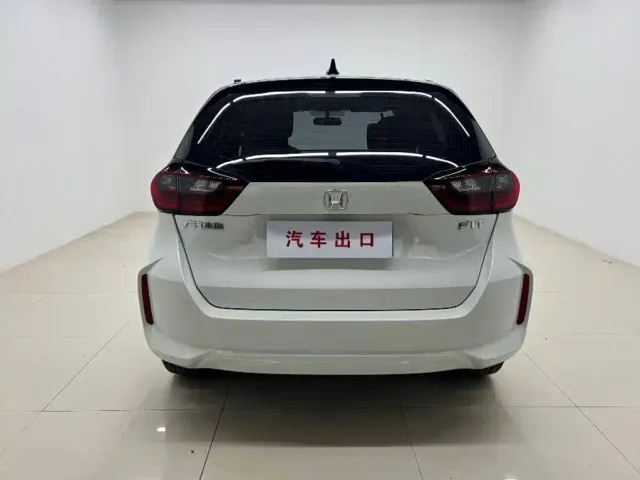 Honda Fit — Фото автомобиля 4