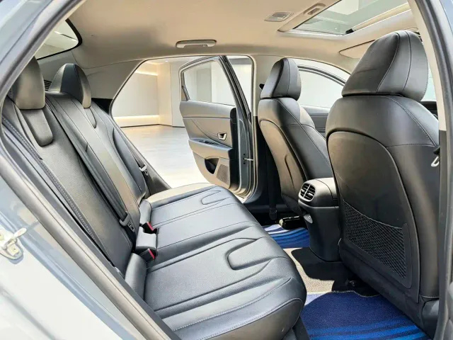Hyundai Elantra — Фото автомобиля 9