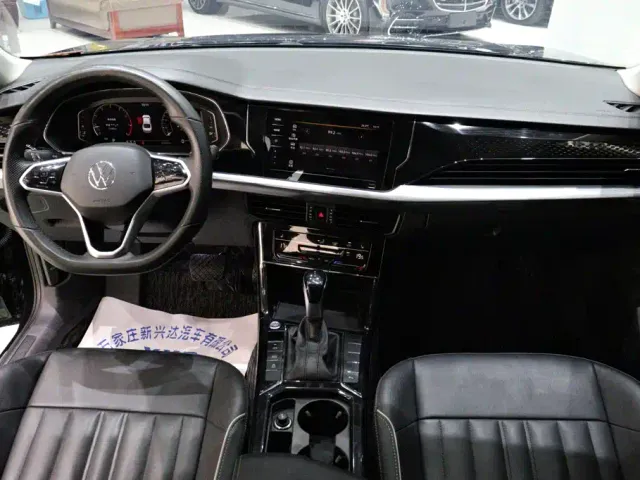 Volkswagen Passat — Фото автомобиля 10