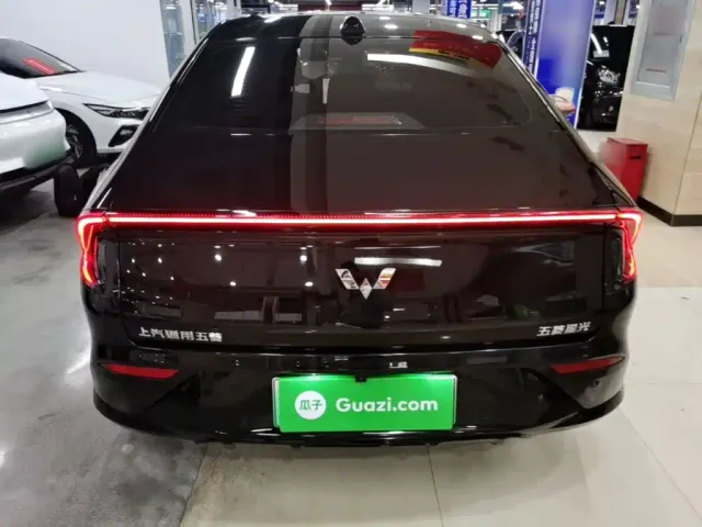 Wuling Starlight — Фото автомобиля 5