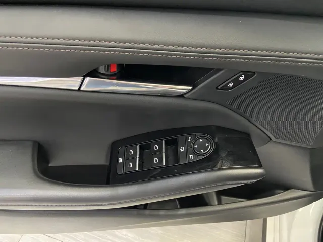 Mazda Axela — Фото автомобиля 15