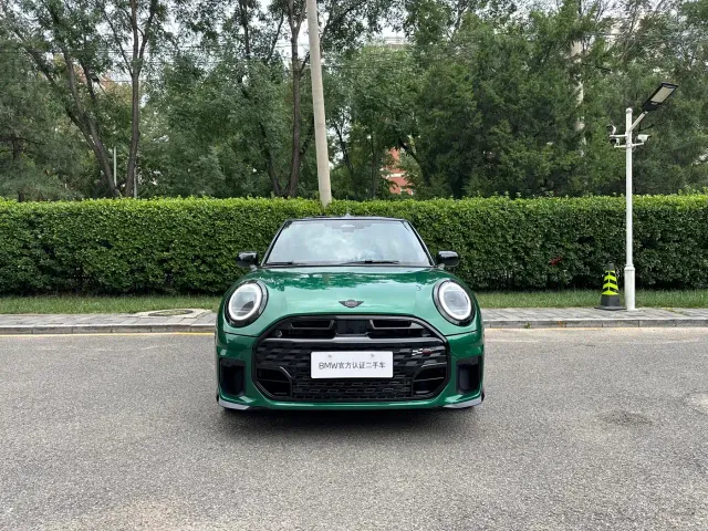 MINI Hatch — Фото автомобиля 2